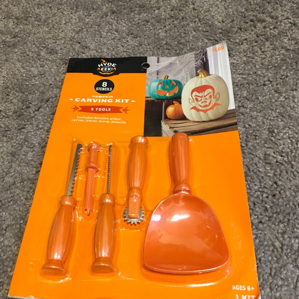 Hyde & EEK! Boutique Orange Pumpkin Carving Kit